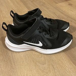 Nike Black Downshifter size 3